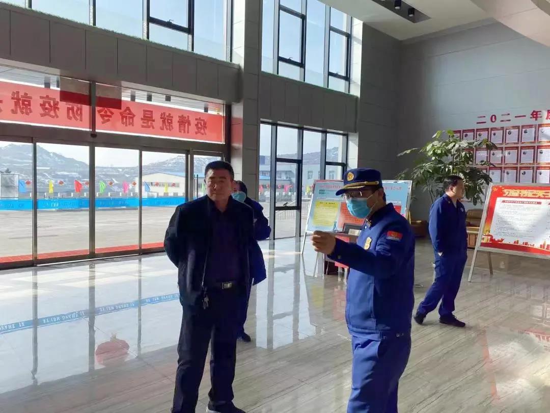 ?【工作动态】上党区消防中队领导员李敏带队莅临西掌煤衣俘行两节期间消防安全查抄