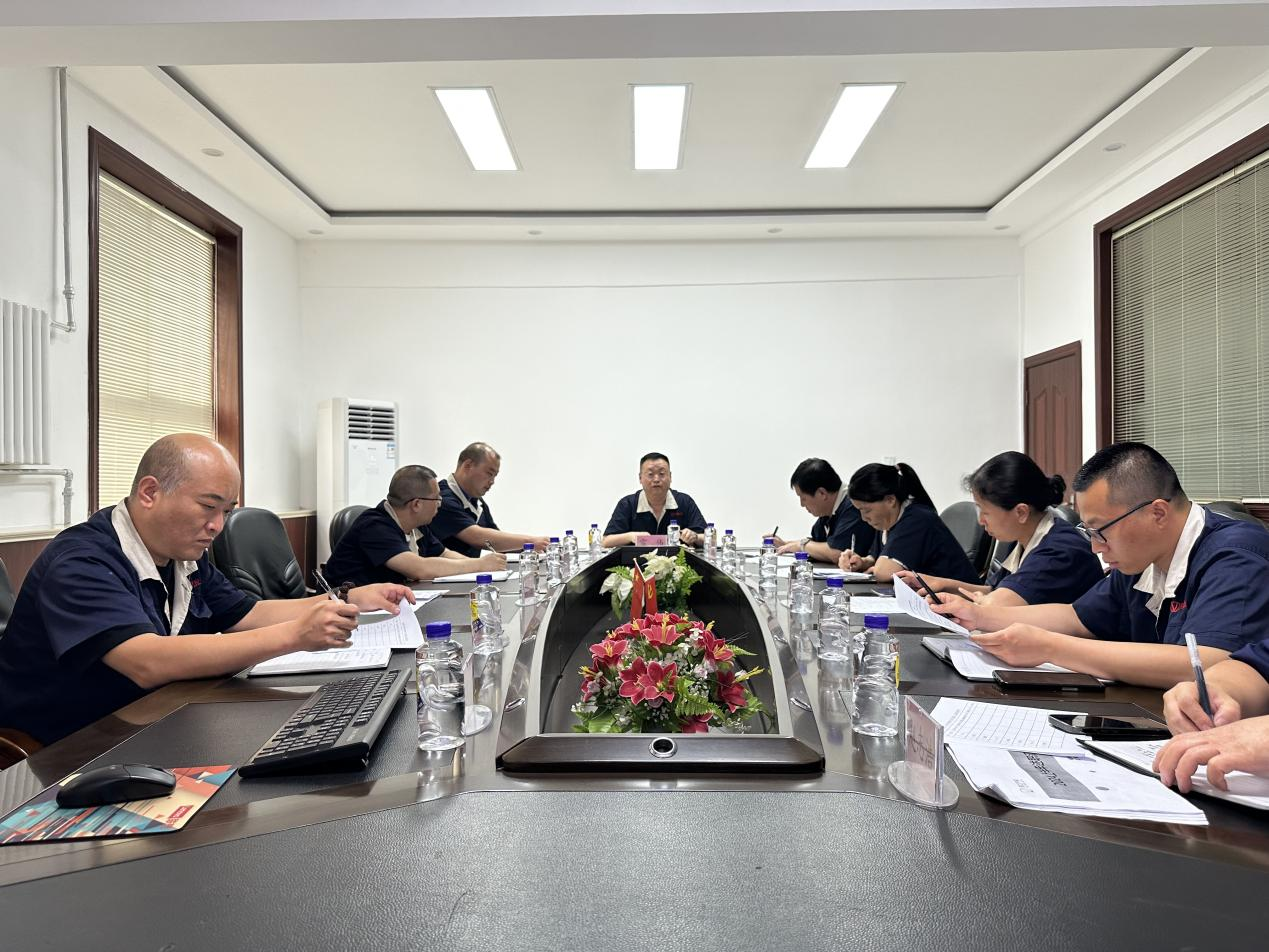 汽车配件公司发展2024年上半年中层治理人员述职会议